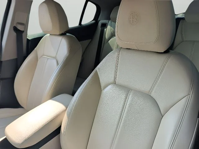 Used 2021 White Alfa Romeo Sprint image 11
