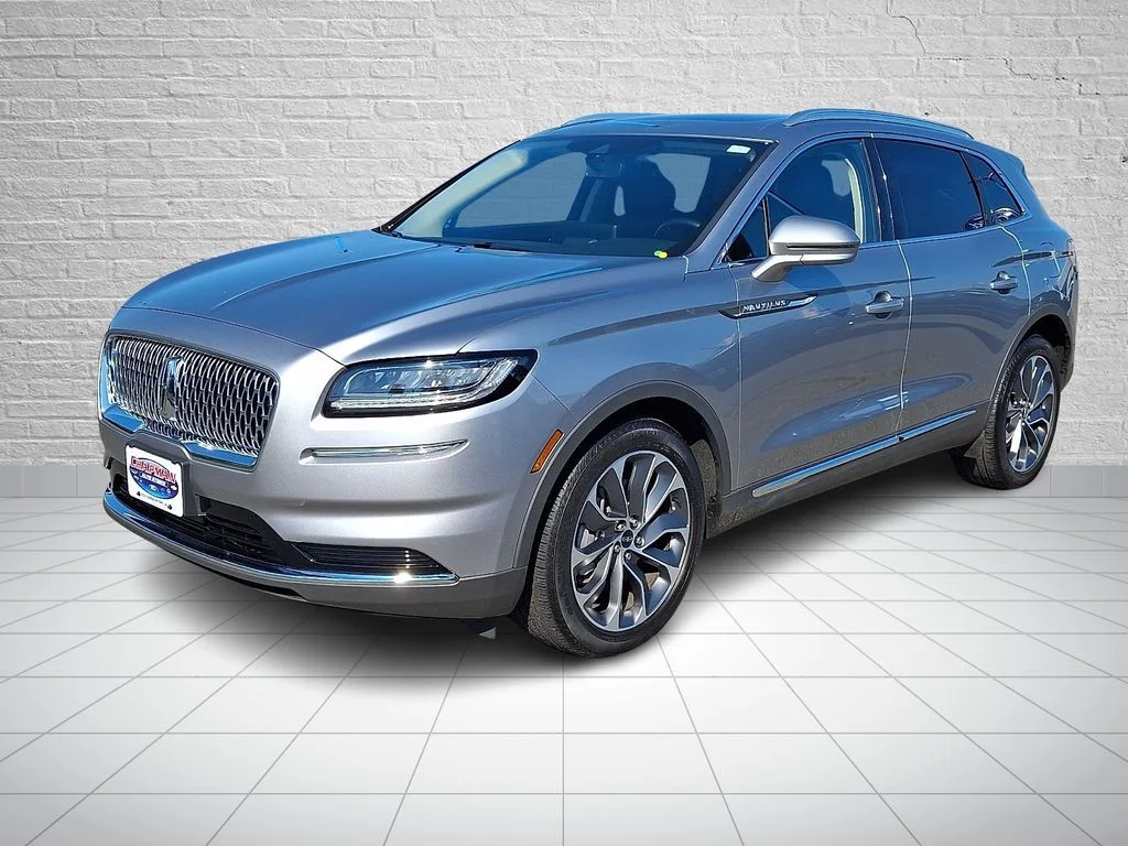 Used 2023 Silver Lincoln Reserve image 1