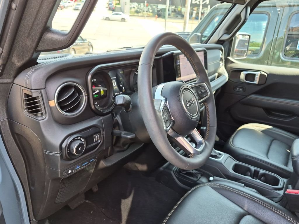 Used 2024 Gray Jeep Sahara 4xe image 9
