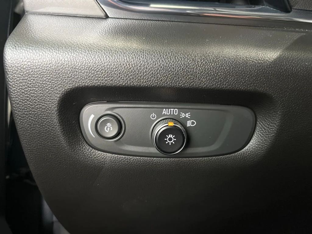 Used 2023 Gray Chevrolet LT image 4