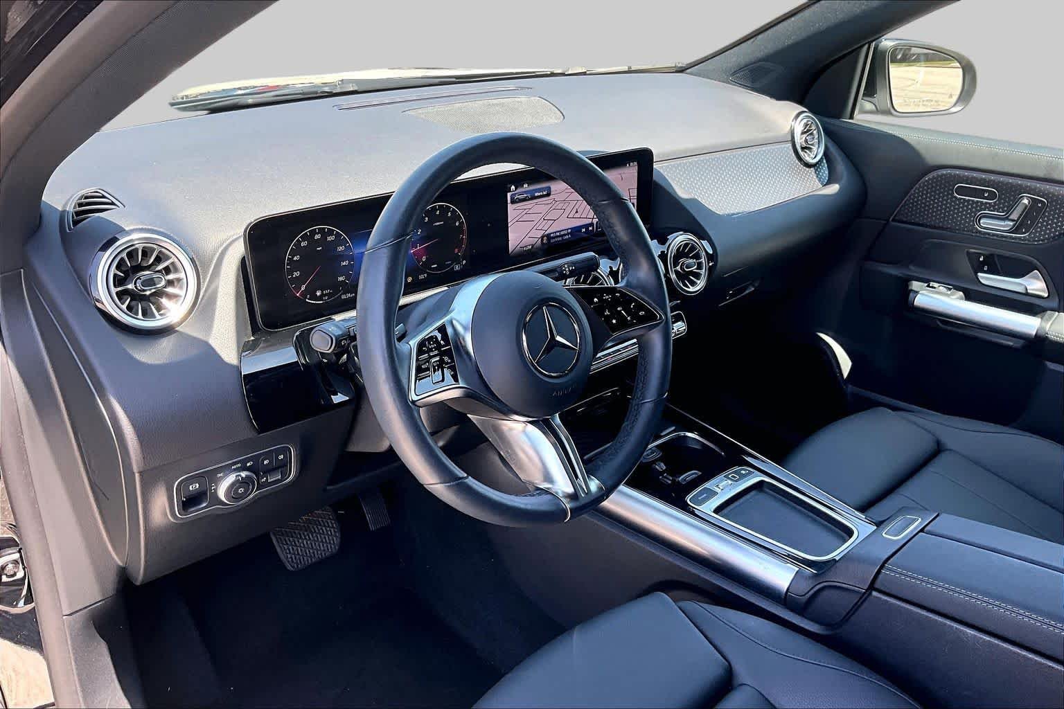 Used 2025 Night Black Mercedes-Benz GLA 250 image 18