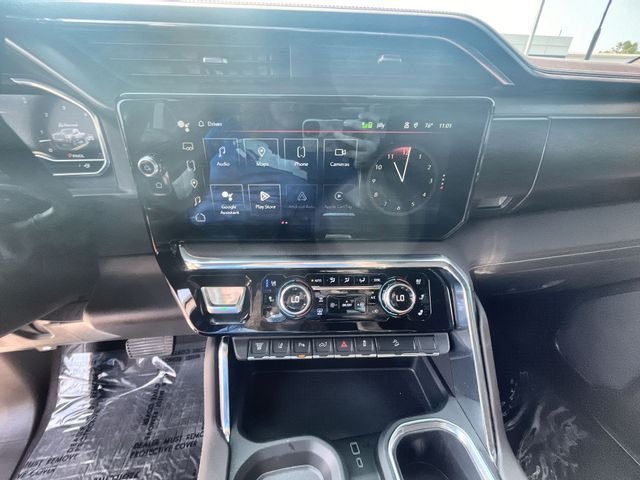 Used 2024 White GMC Denali image 16
