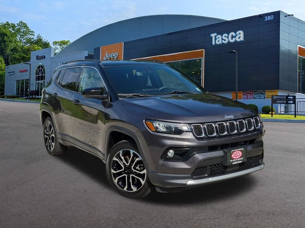 Used 2023 Gray Jeep Limited image 1