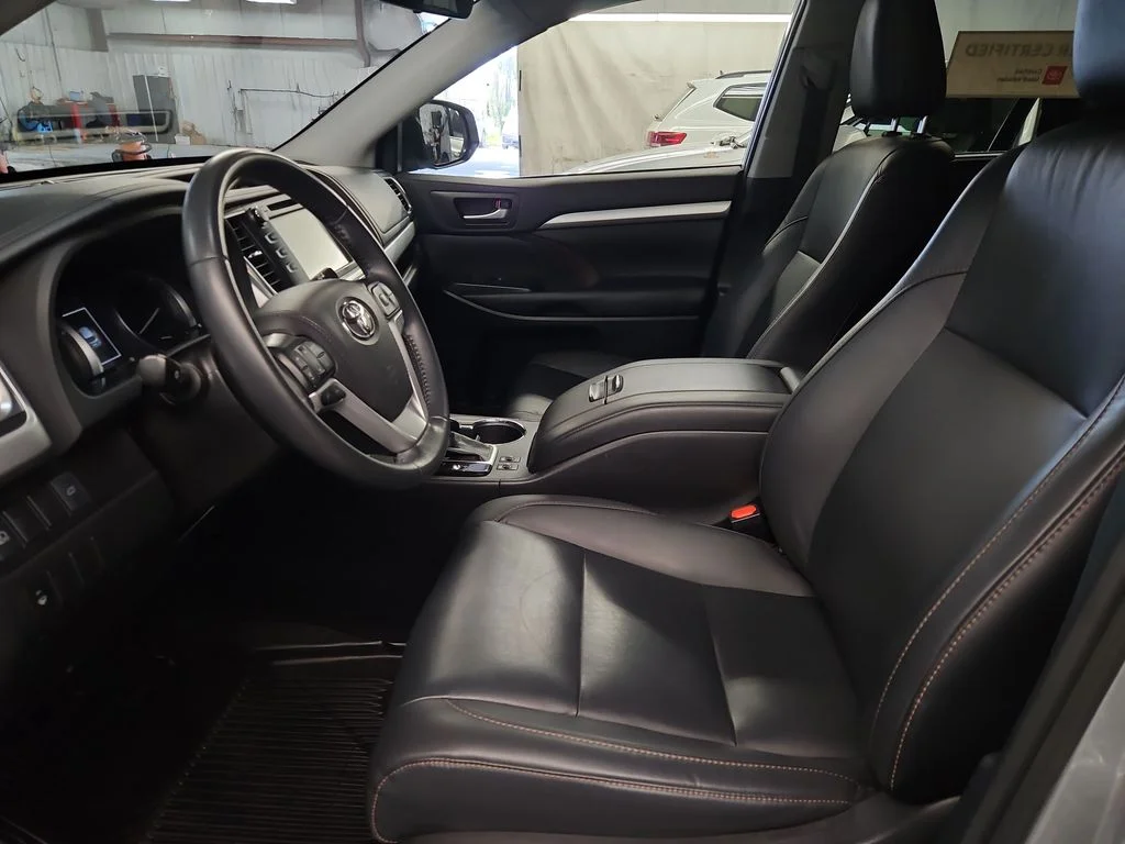 Certified Used 2019 Silver Toyota XLE image 13