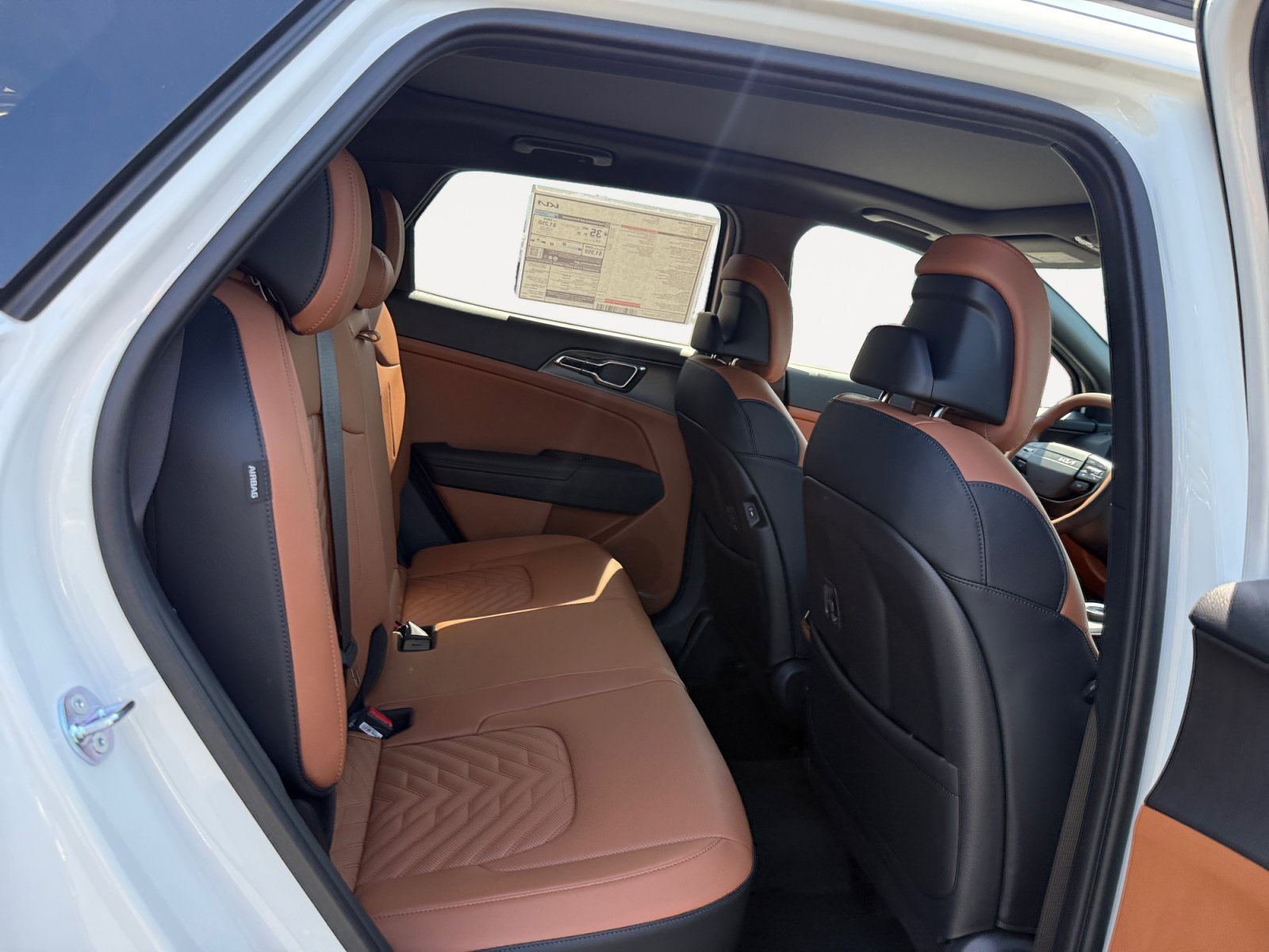 New 2027 Snow White Pearl Kia X-Line image 18