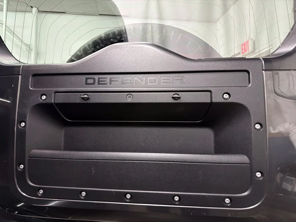 Used 2025 Silver Land Rover X-Dynamic SE image 26