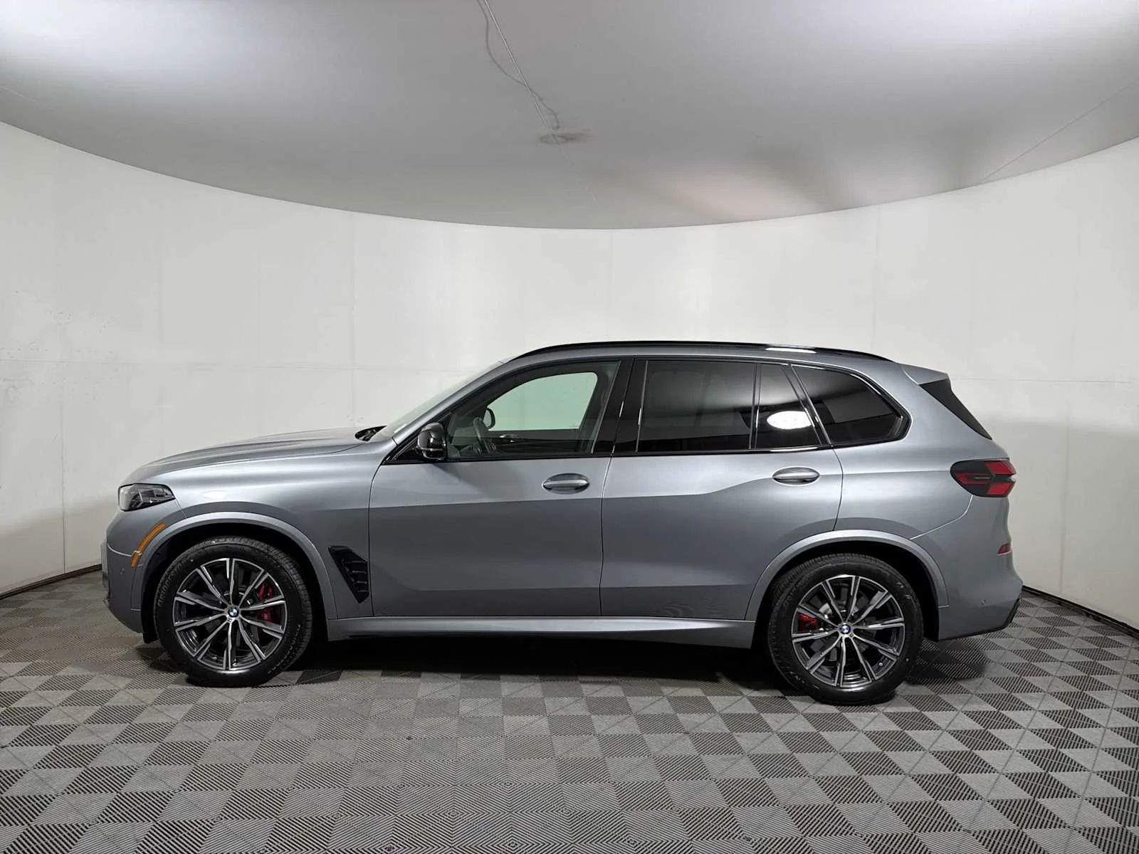 2026 BMW X5 M60i - Photo 4