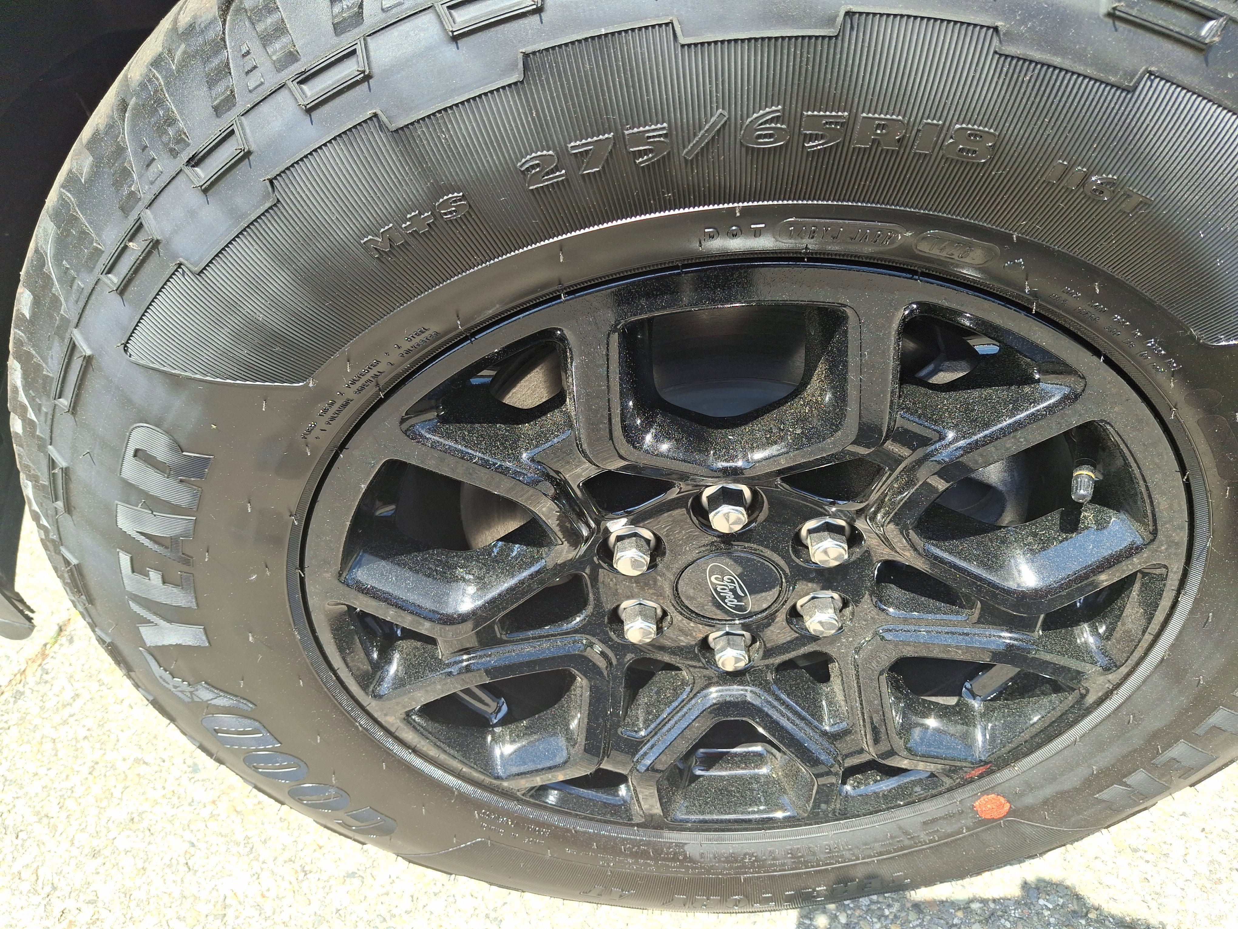 New 2026 Agate Black Metallic Ford XLT image 9