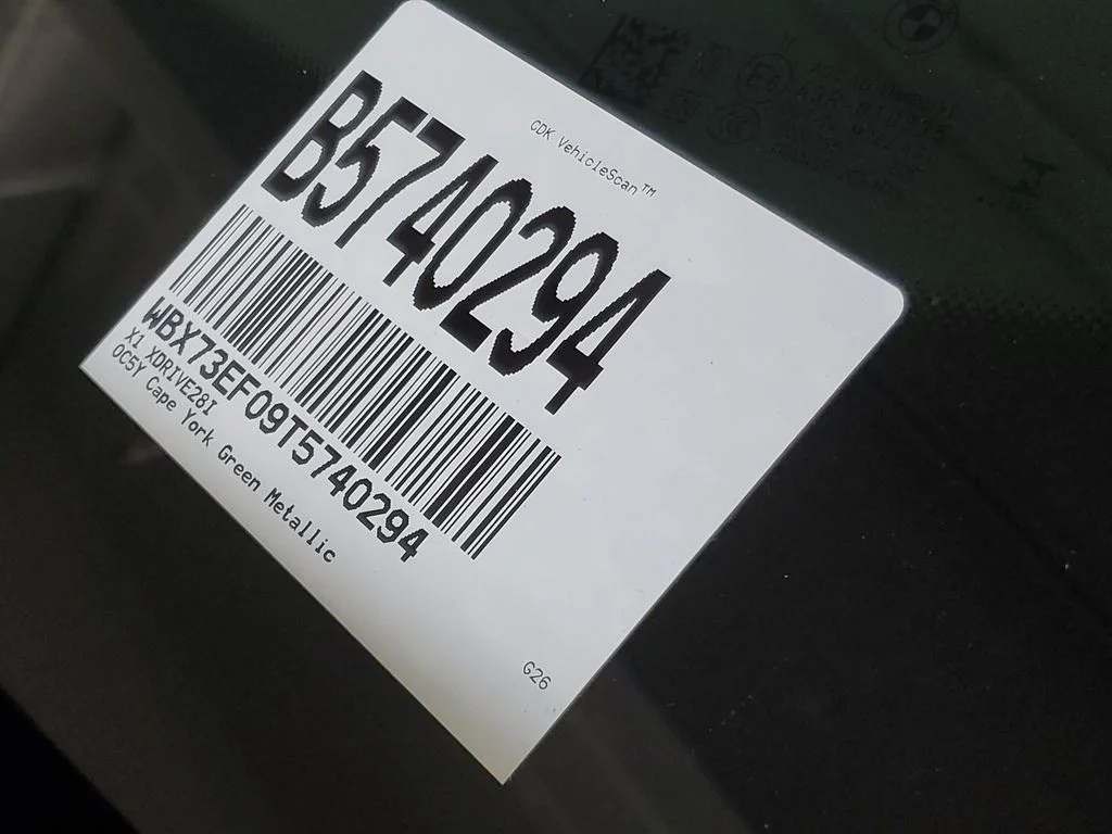 New 2026 Cape York Green Metallic BMW xDrive28i image 25
