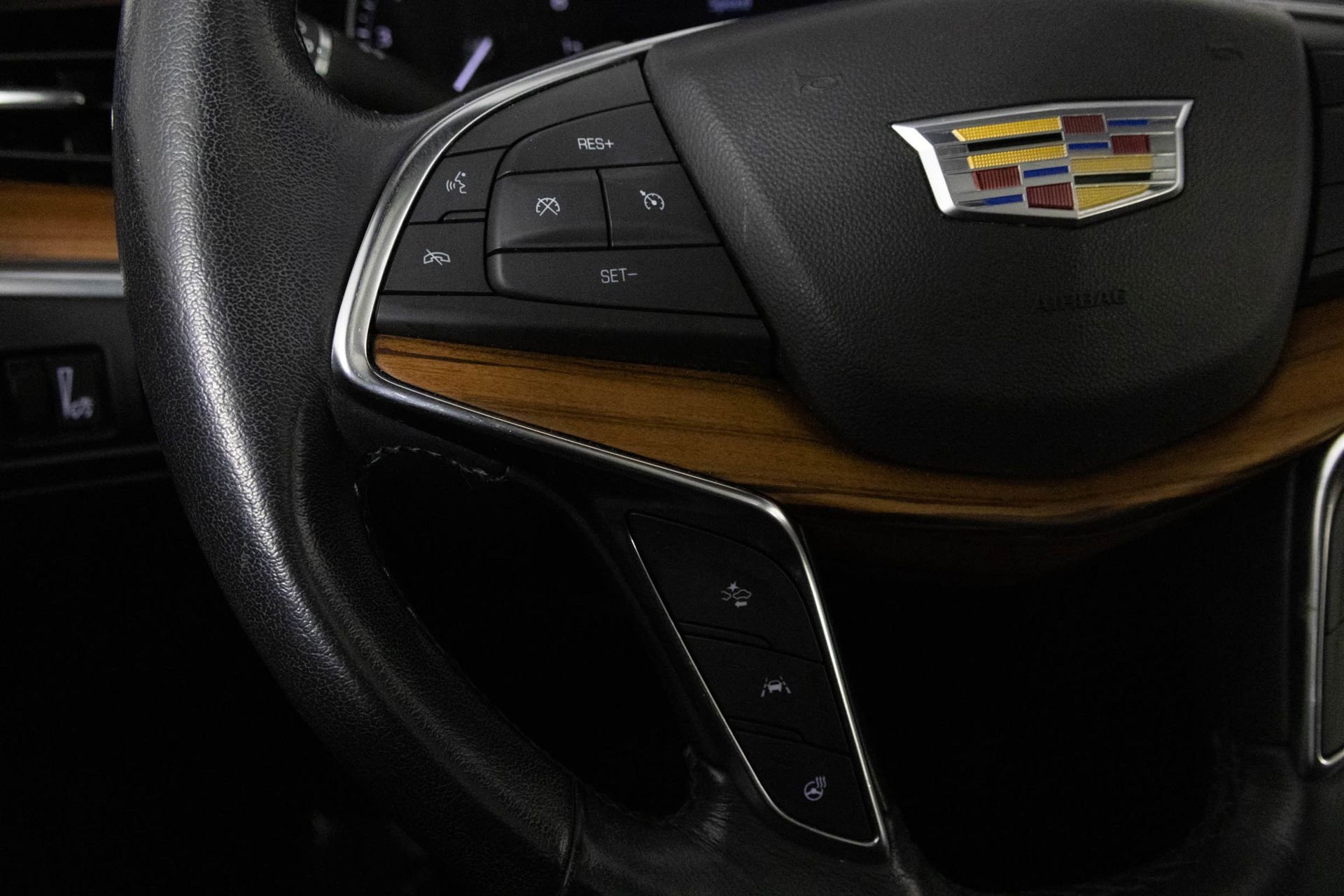 2023 CADILLAC XT5 - Image 29