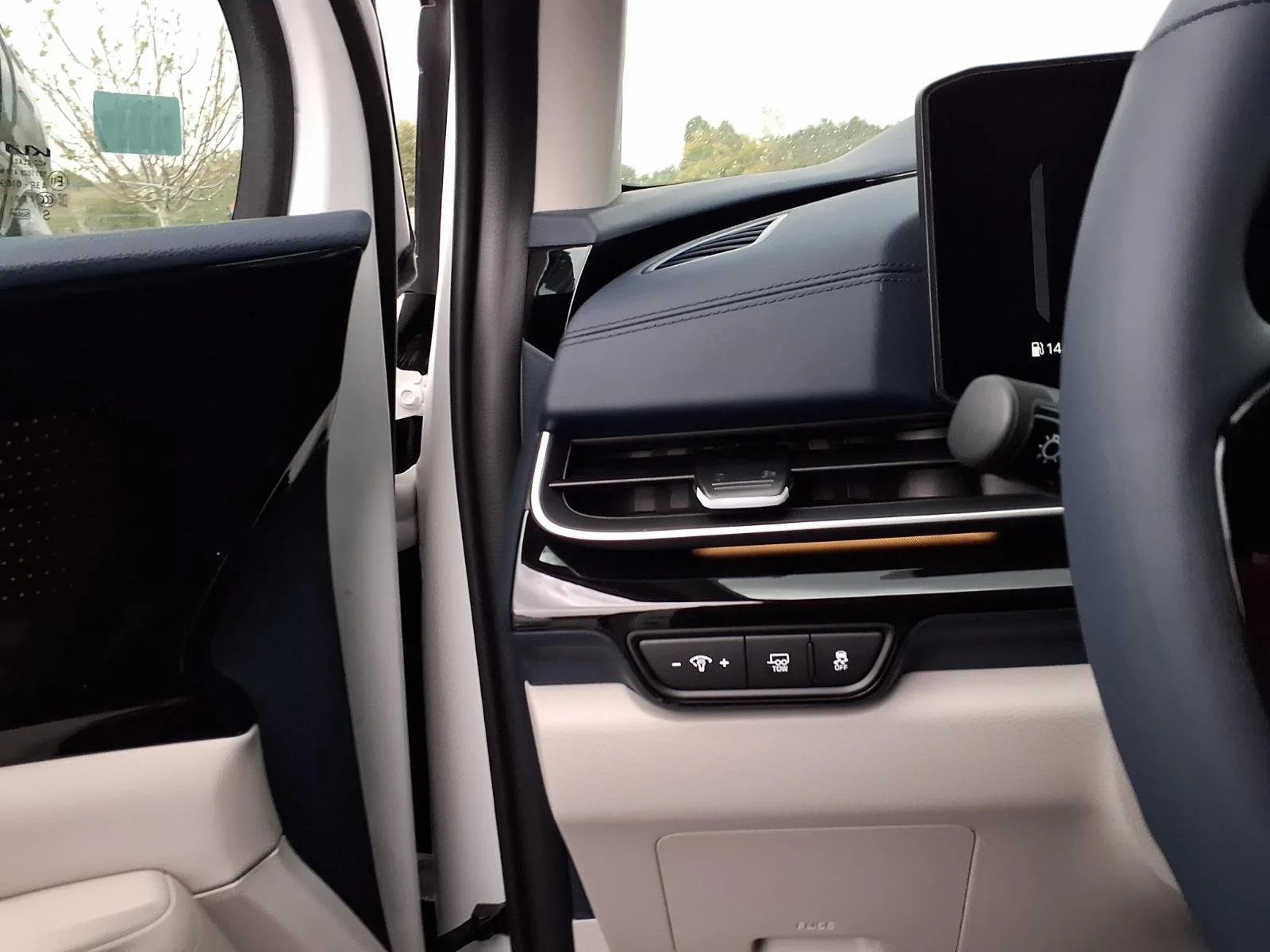 New 2027 Snow White Pearl Kia SX Prestige image 8