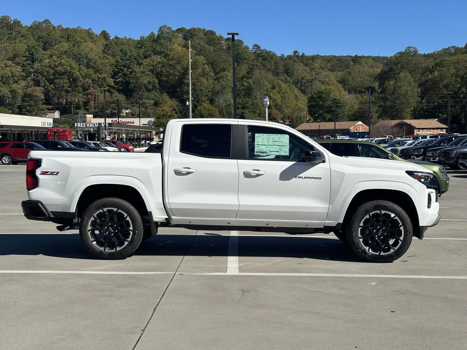 2026 Chevrolet Colorado Z71 - Photo 8
