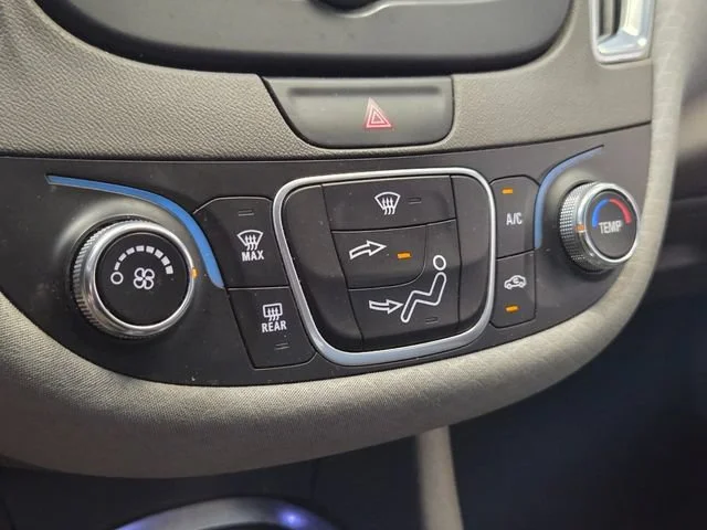 Used 2018 MOSAIC BLACK METALLIC Chevrolet LT image 22