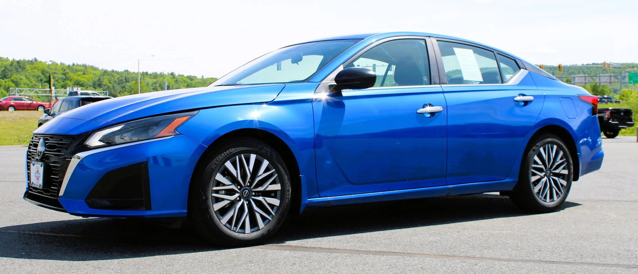 Used 2025 Bluestone Pearl Nissan SV image 14