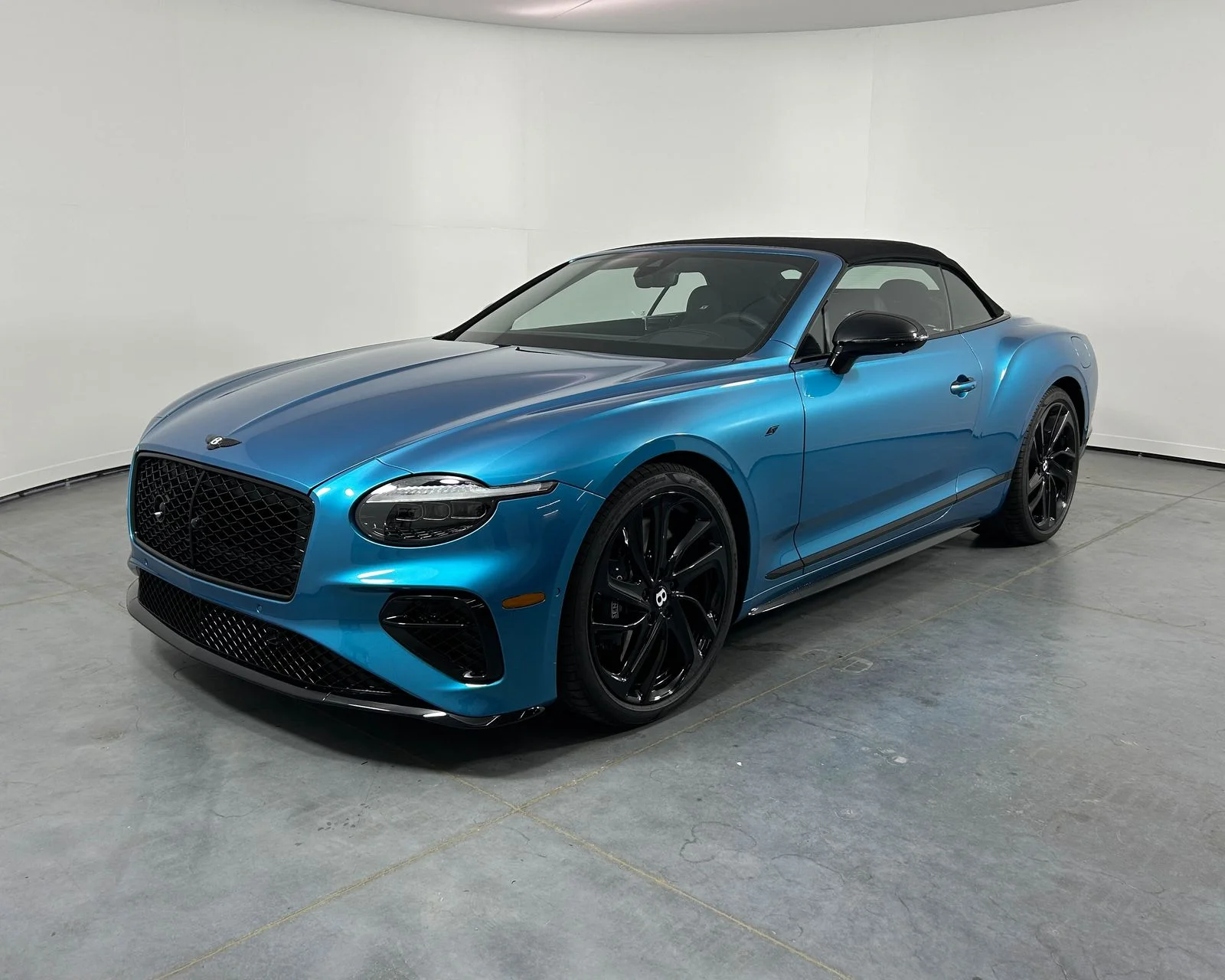 New 2026  Bentley V8 S image 38