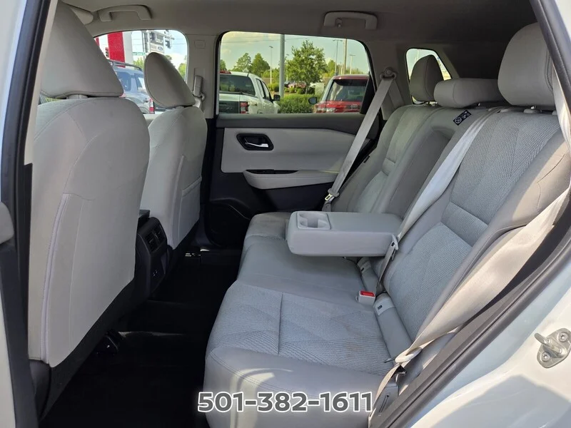 Used 2025 White Pearl NISSAN AWD SV image 13