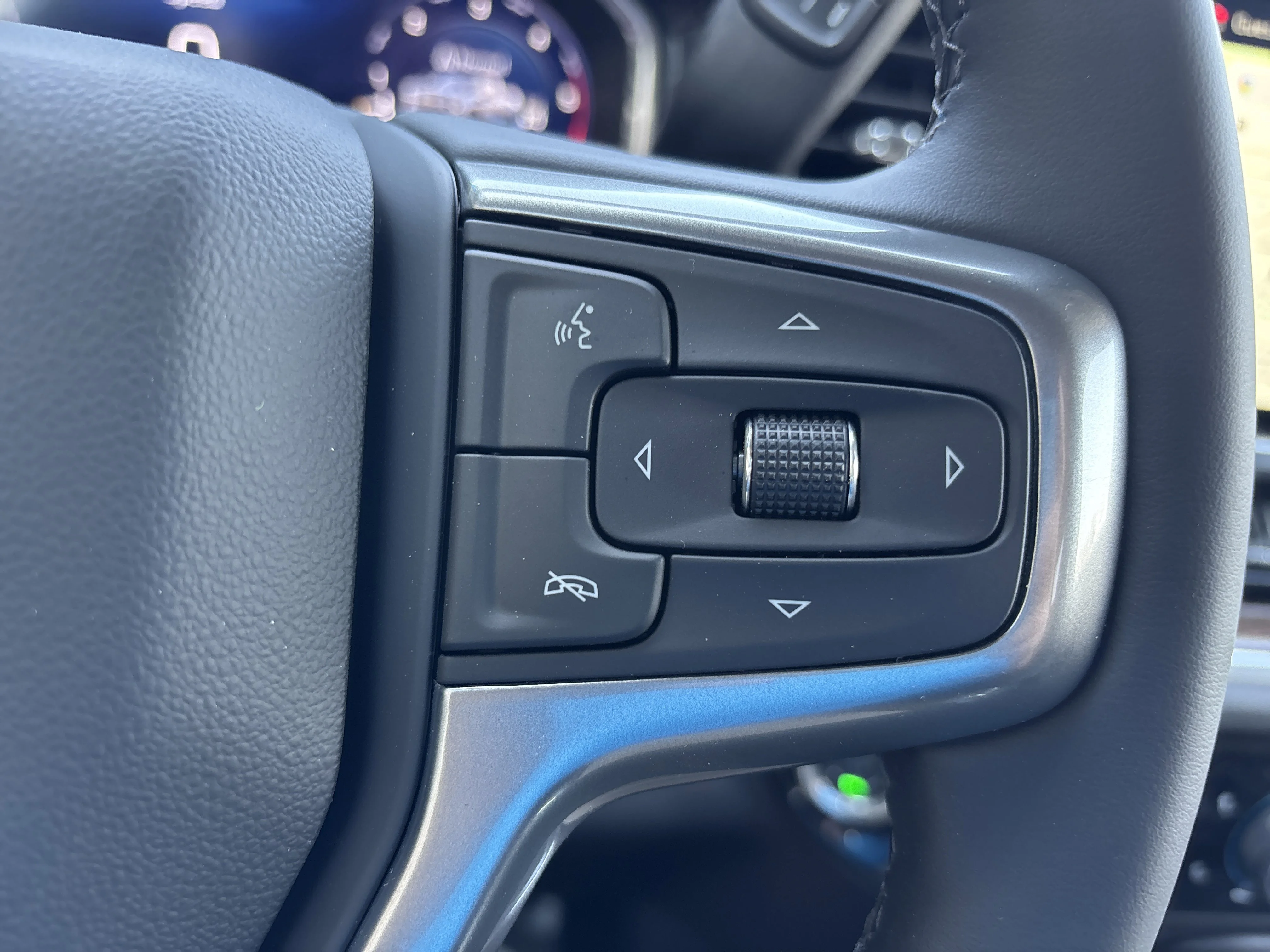 New 2026 Summit White Chevrolet LT image 25