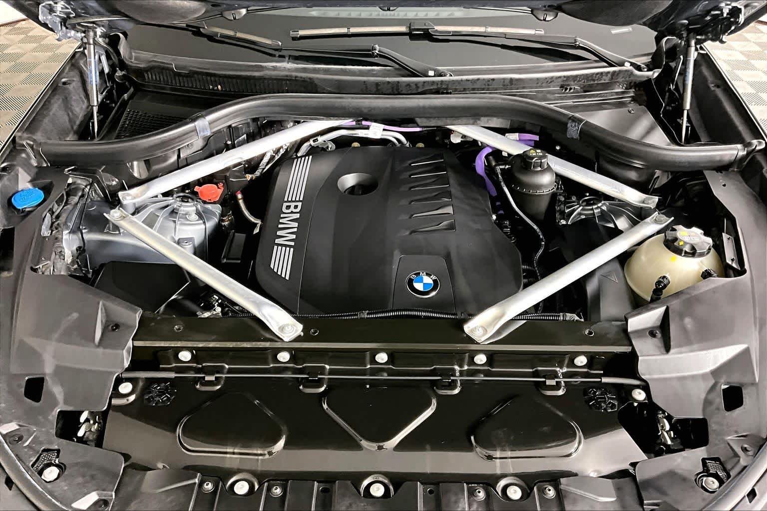 Used 2024 Skyscraper Grey Metallic BMW xDrive40i image 29