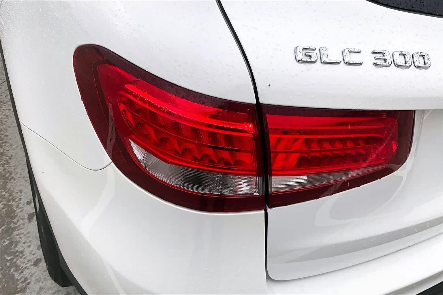 Used 2019 Polar White Mercedes-Benz GLC 300 image 25