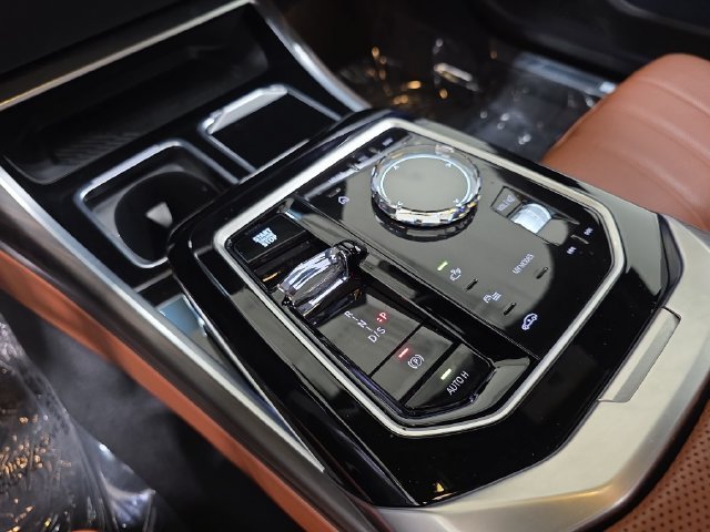 Certified Used 2025 Black Sapphire Metallic BMW 760i xDrive image 22
