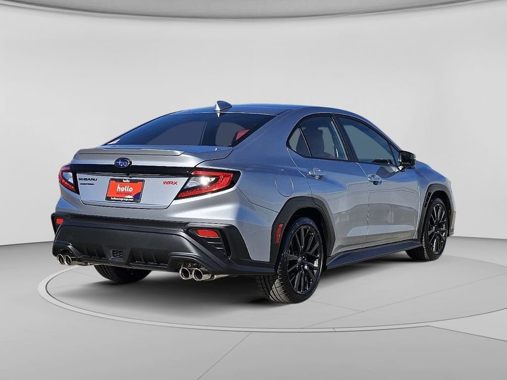 Used 2025 Ice Silver Metallic Subaru Limited image 18