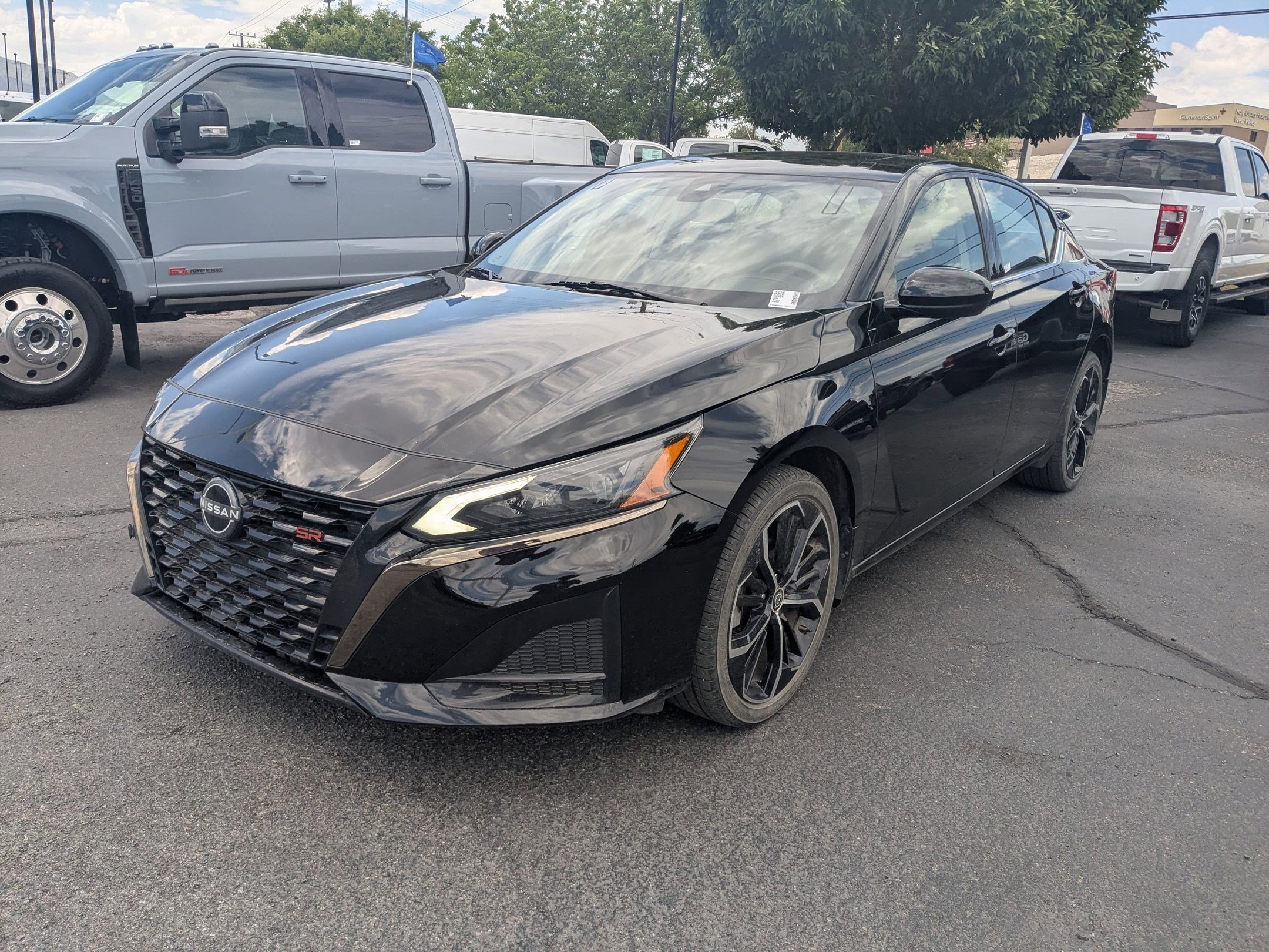 Used 2024 Super Black Nissan 2.5 SR image 9