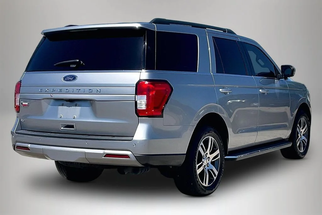 Used 2022 Silver Ford XLT image 5