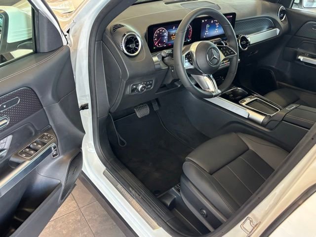 New 2026 Polar White Mercedes-Benz GLB 250 image 37