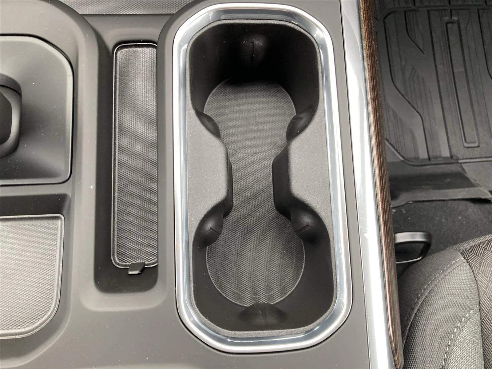 New 2026 Sterling Metallic GMC Elevation image 25
