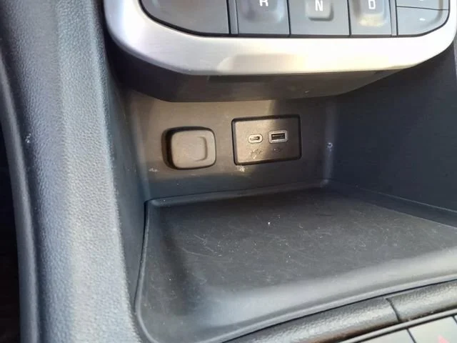 Used 2023 Summit White GMC SLE image 18