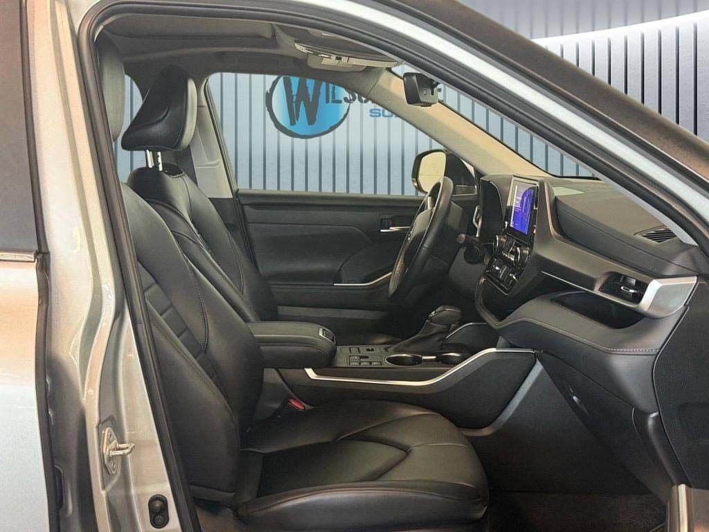 Used 2023 Silver Toyota XLE image 6