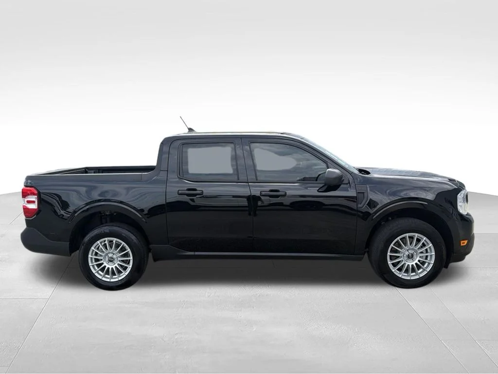 Used 2024 Black Ford XL image 6