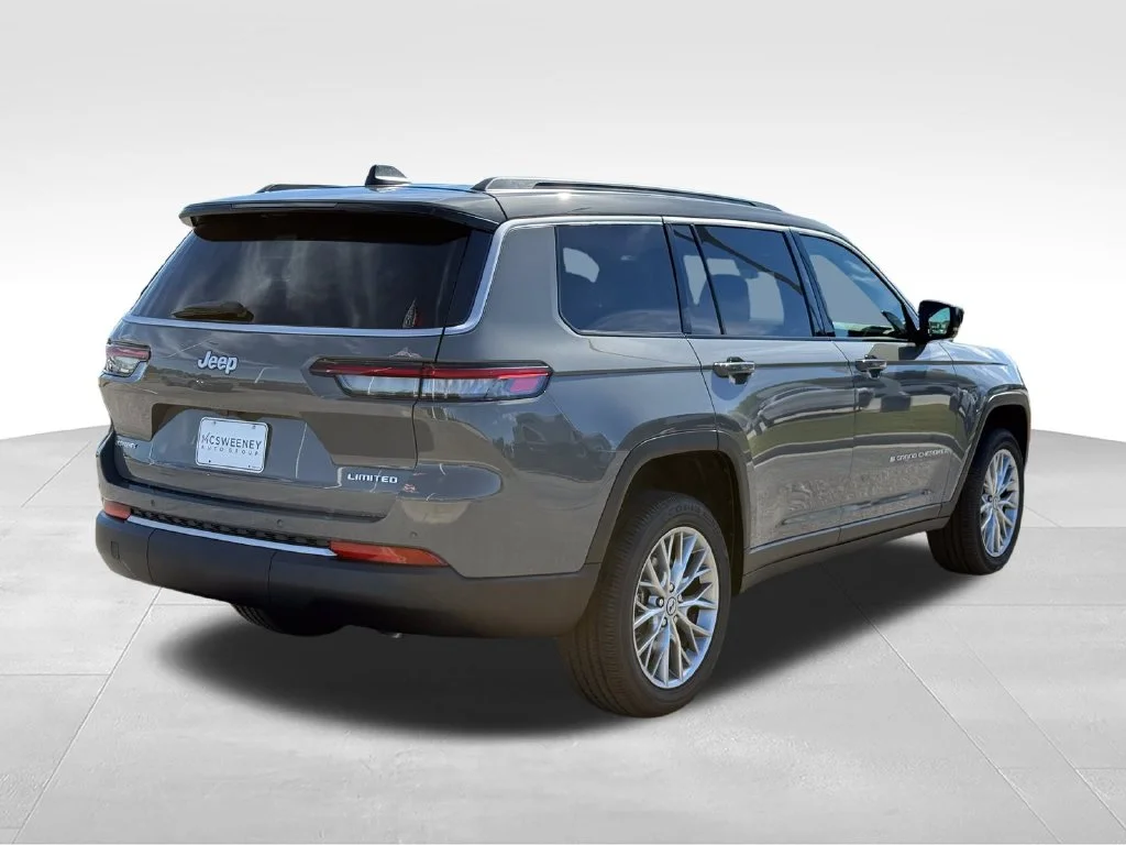 New 2027 Sting-Gray Clear-Coat Paint Jeep Limited image 29