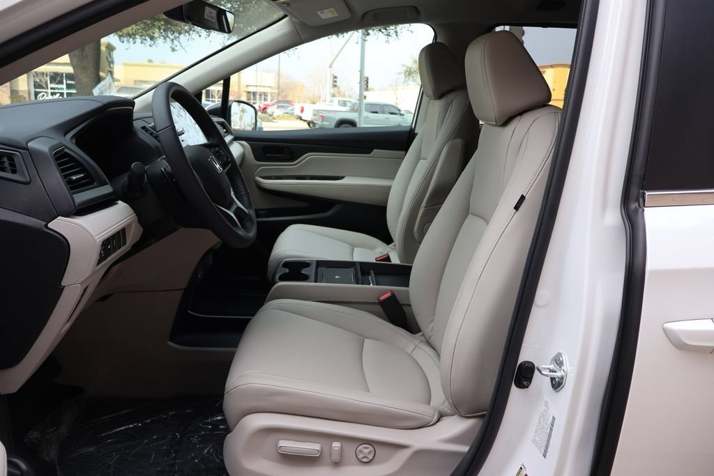 New 2026 Platinum White Pearl Honda EX-L image 8