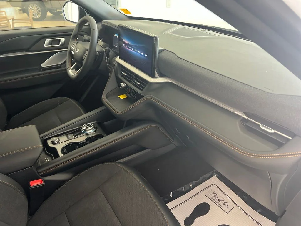 New 2026 Star White Metallic Tri-Coat Ford Tremor® image 33