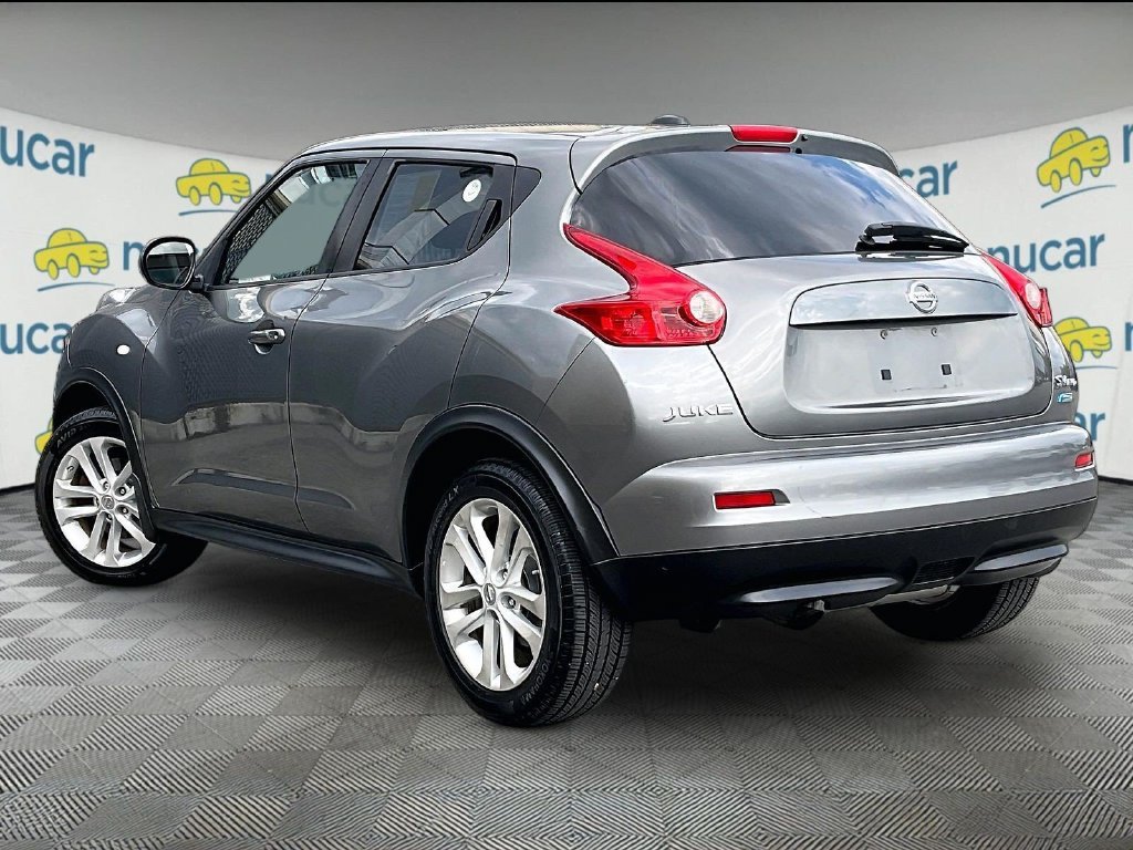 Used 2013 Gray Nissan SV image 4