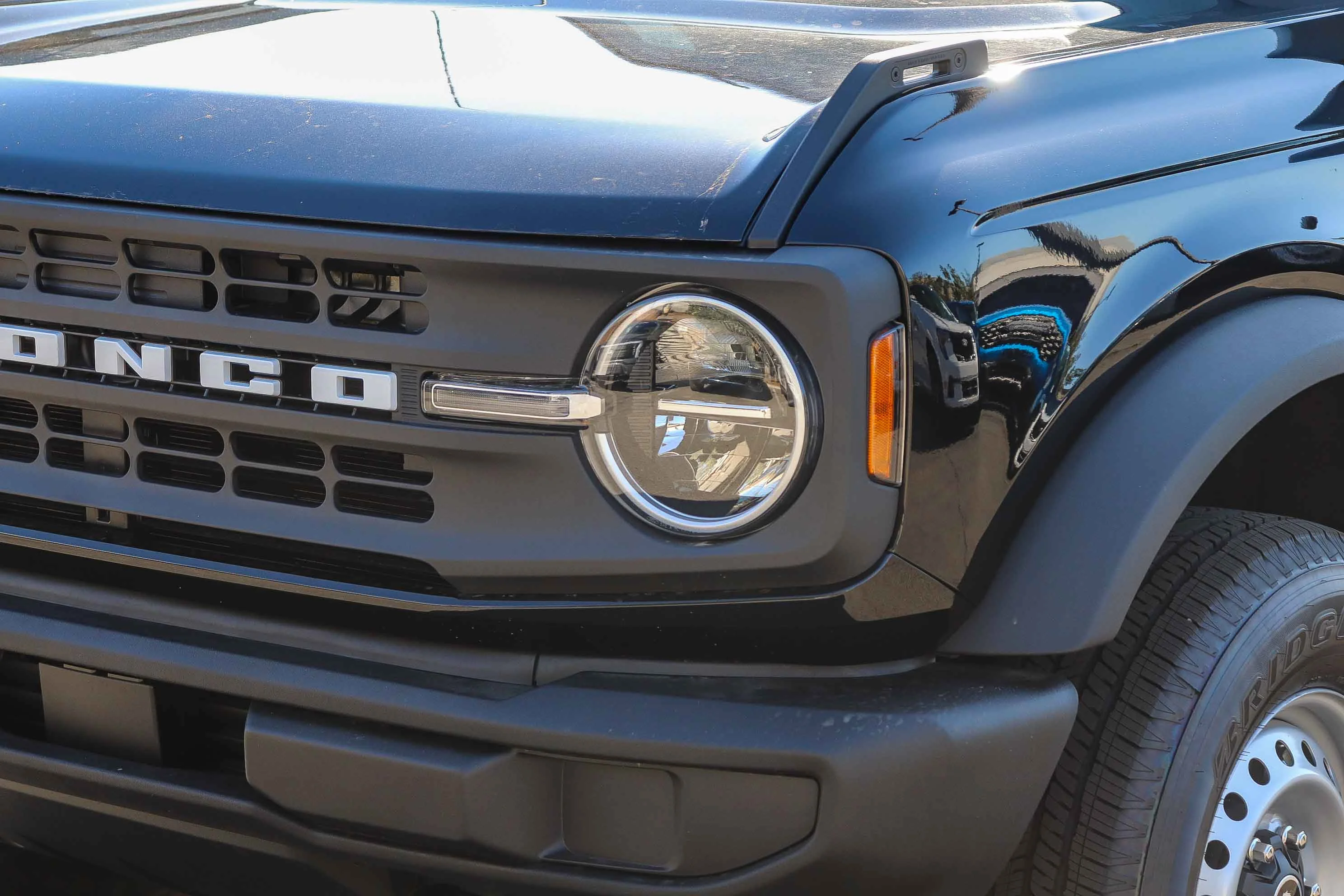 New 2025 Shadow Black Ford Base image 4