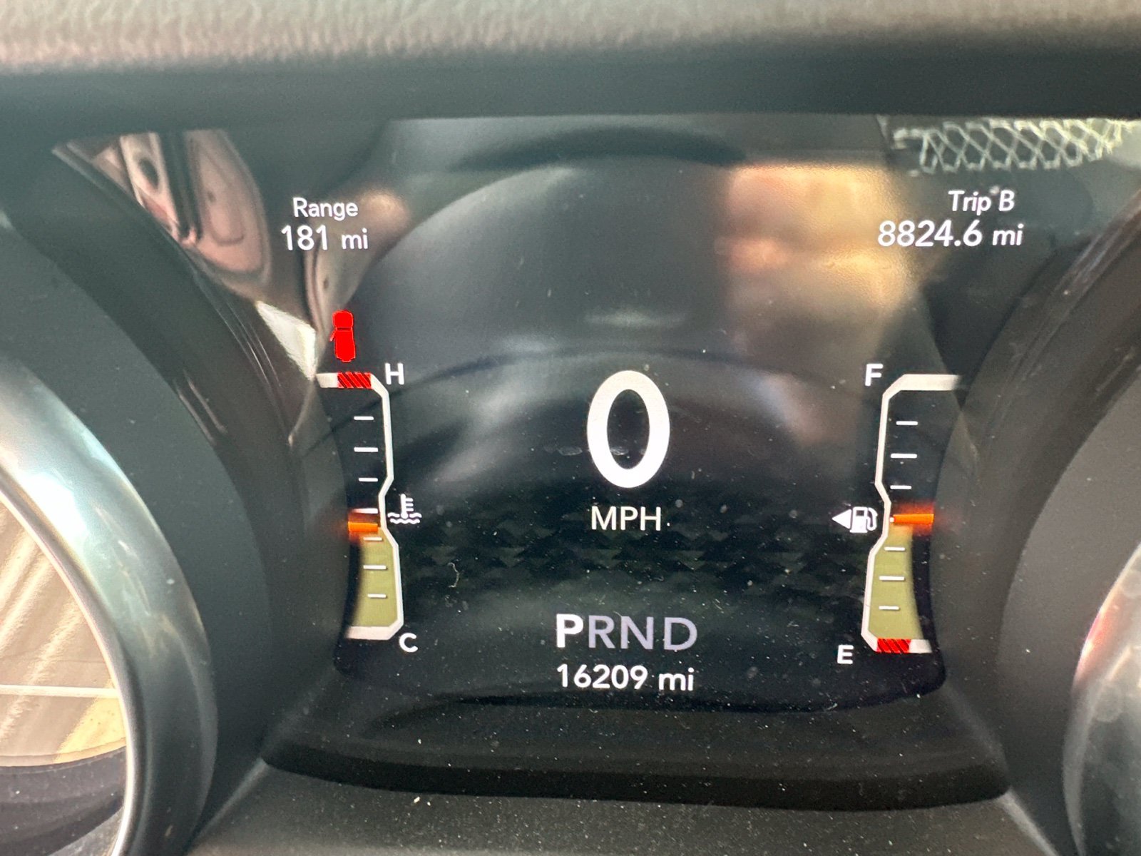 Used 2019 White Jeep Unlimited Sahara image 7