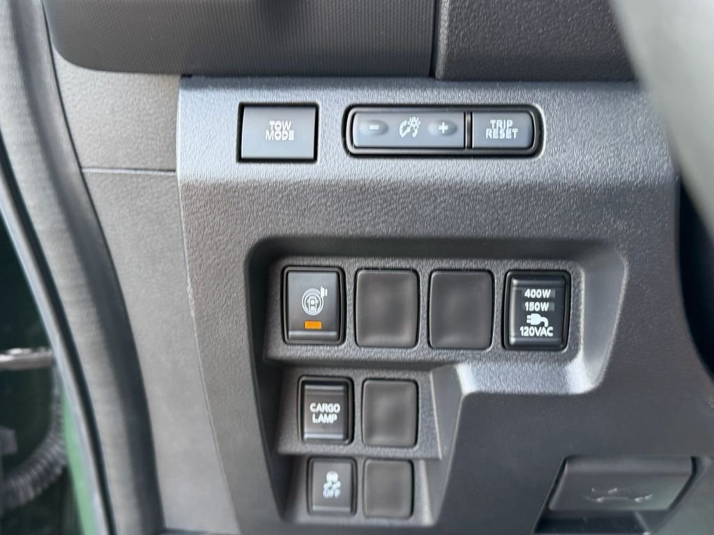 Used 2024 Green Nissan SV image 27