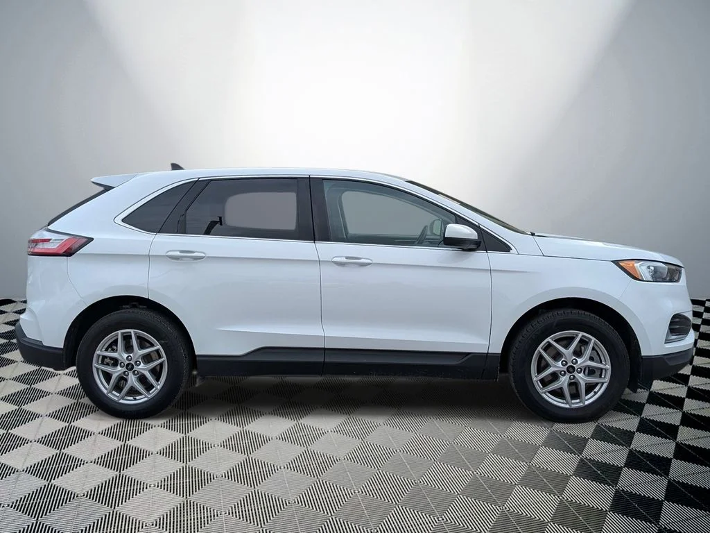 Used 2024 White Ford SEL image 6
