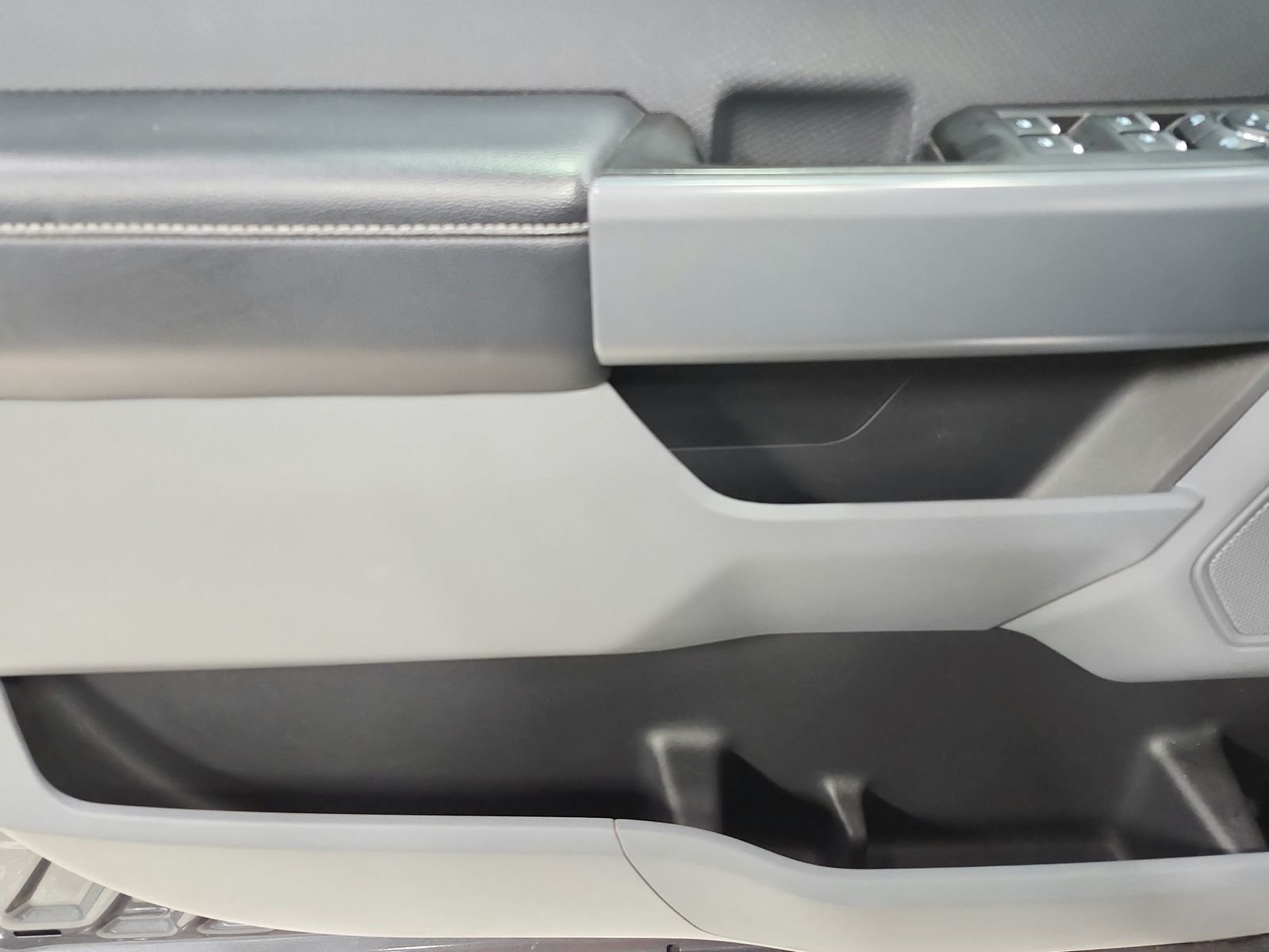 Used 2023  Ford XLT image 36