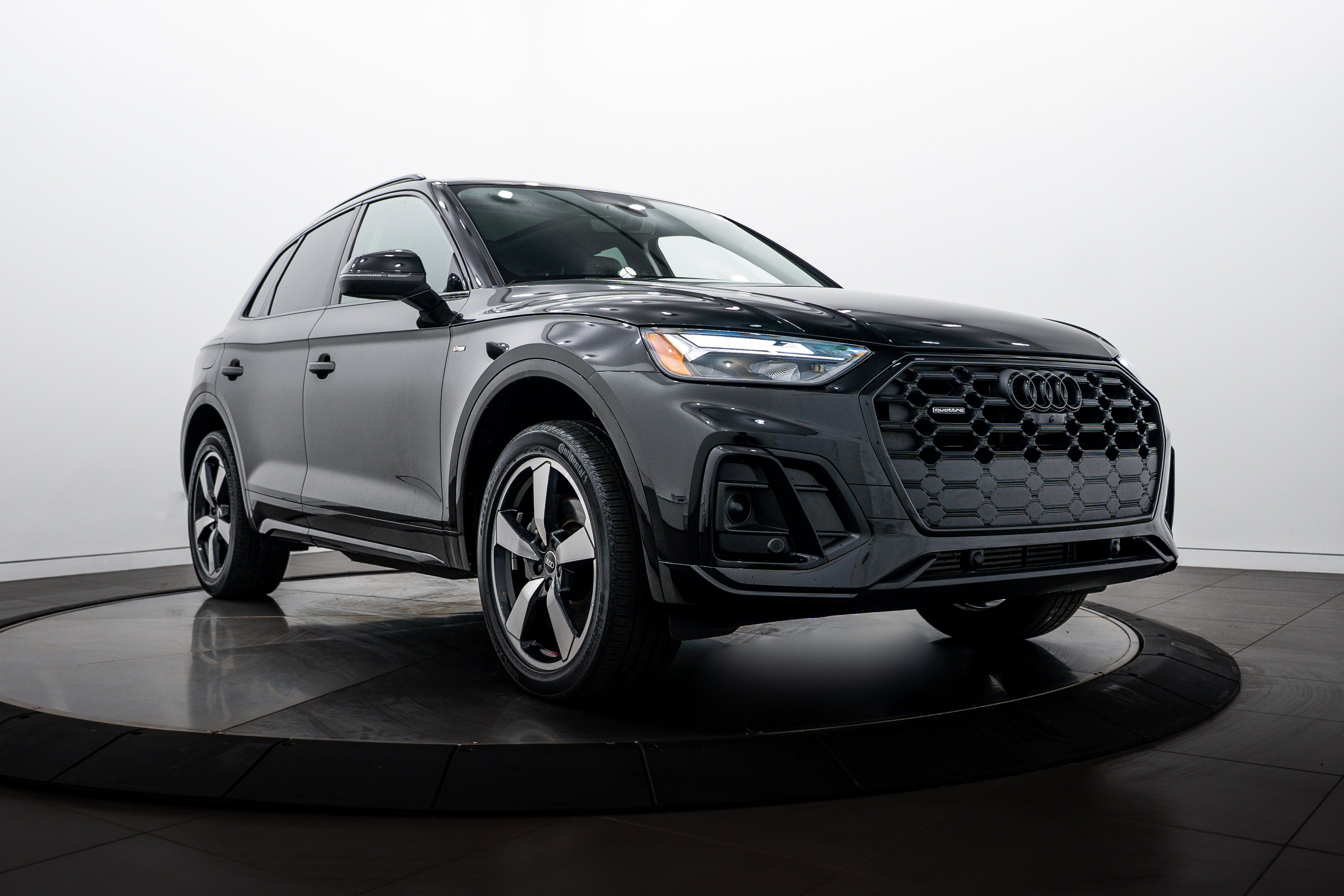 2023 Audi Q5 45 Premium Plus's photo
