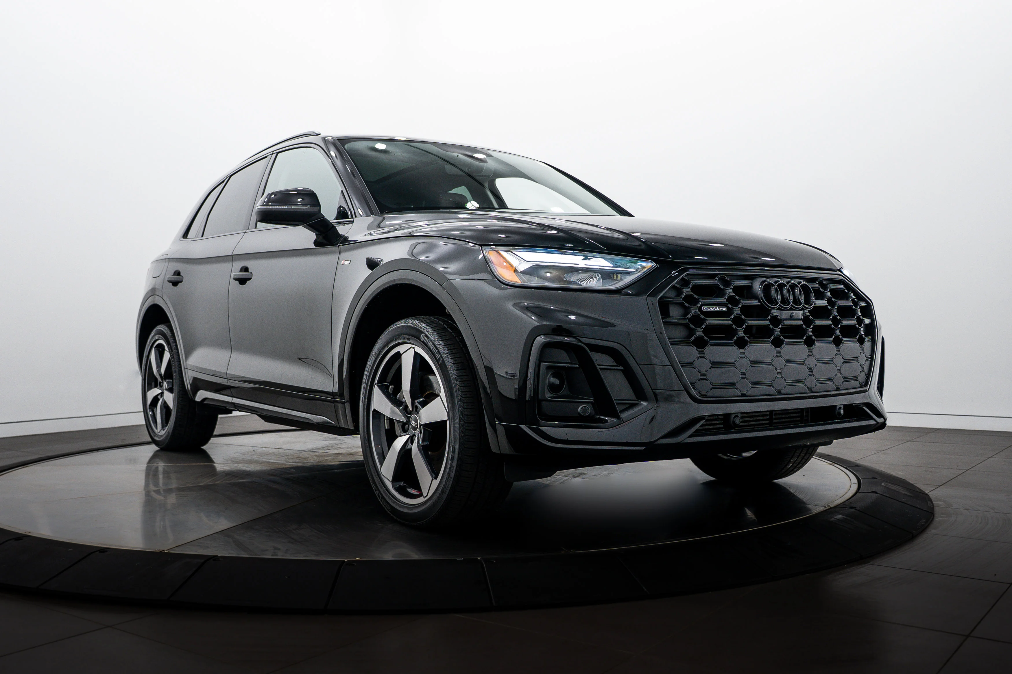 2023 Audi Q5 45 Premium Plus's photo