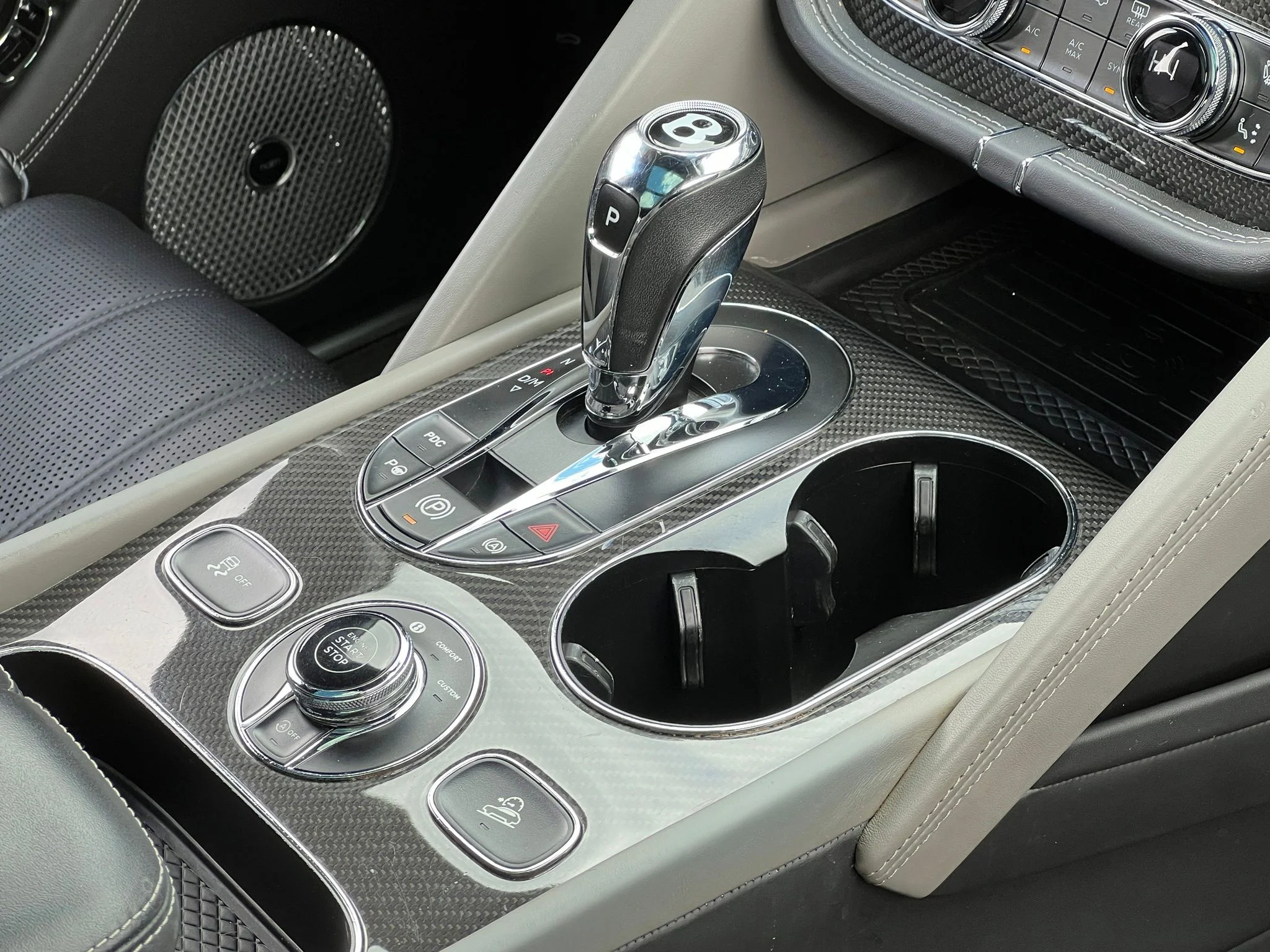 Used 2022 Black Bentley S image 40
