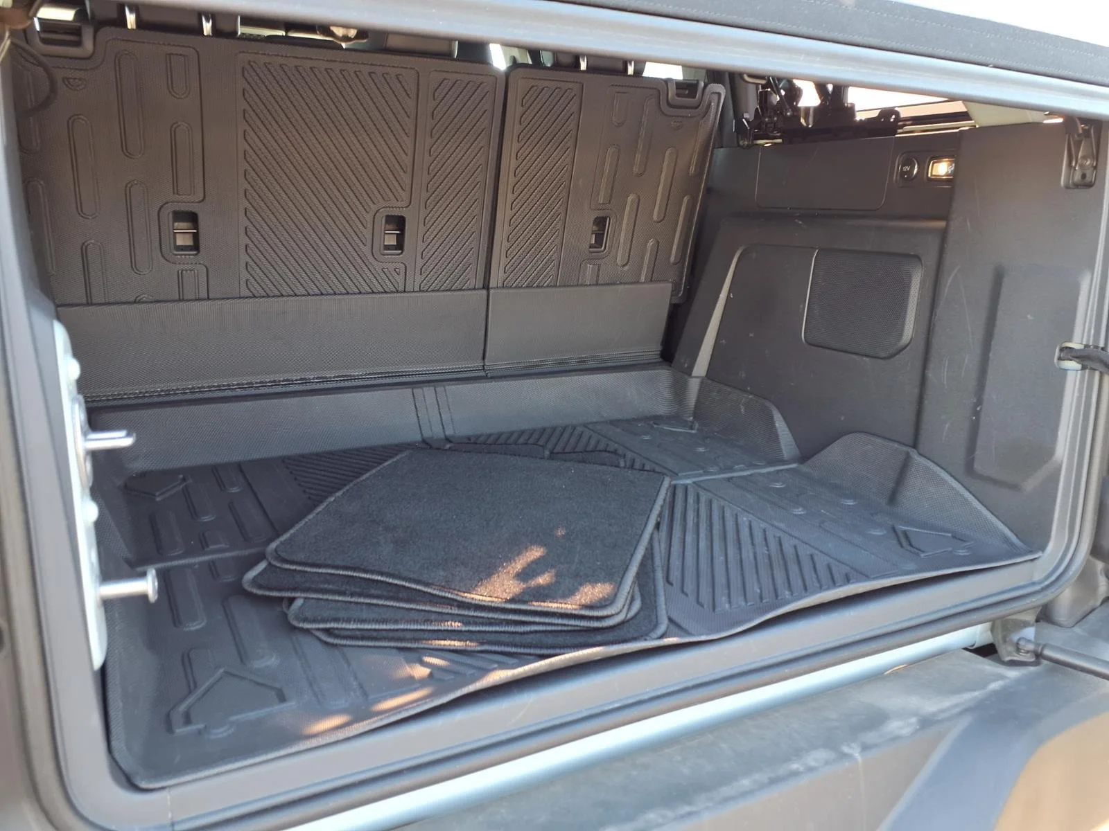 Used 2024 Cactus Gray Ford Wildtrak image 32