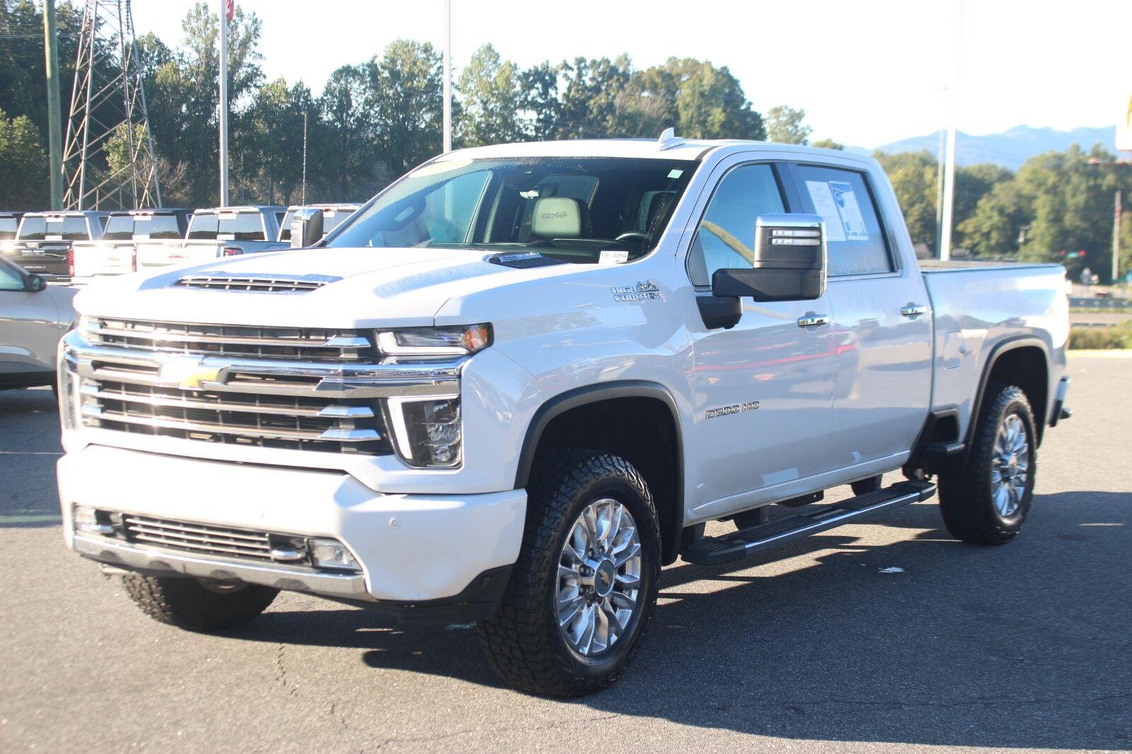 Used 2021 SUMMIT WHITE Chevrolet High Country image 3