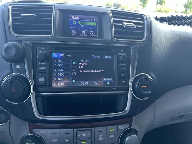 Used 2013 Blue Toyota Limited image 17