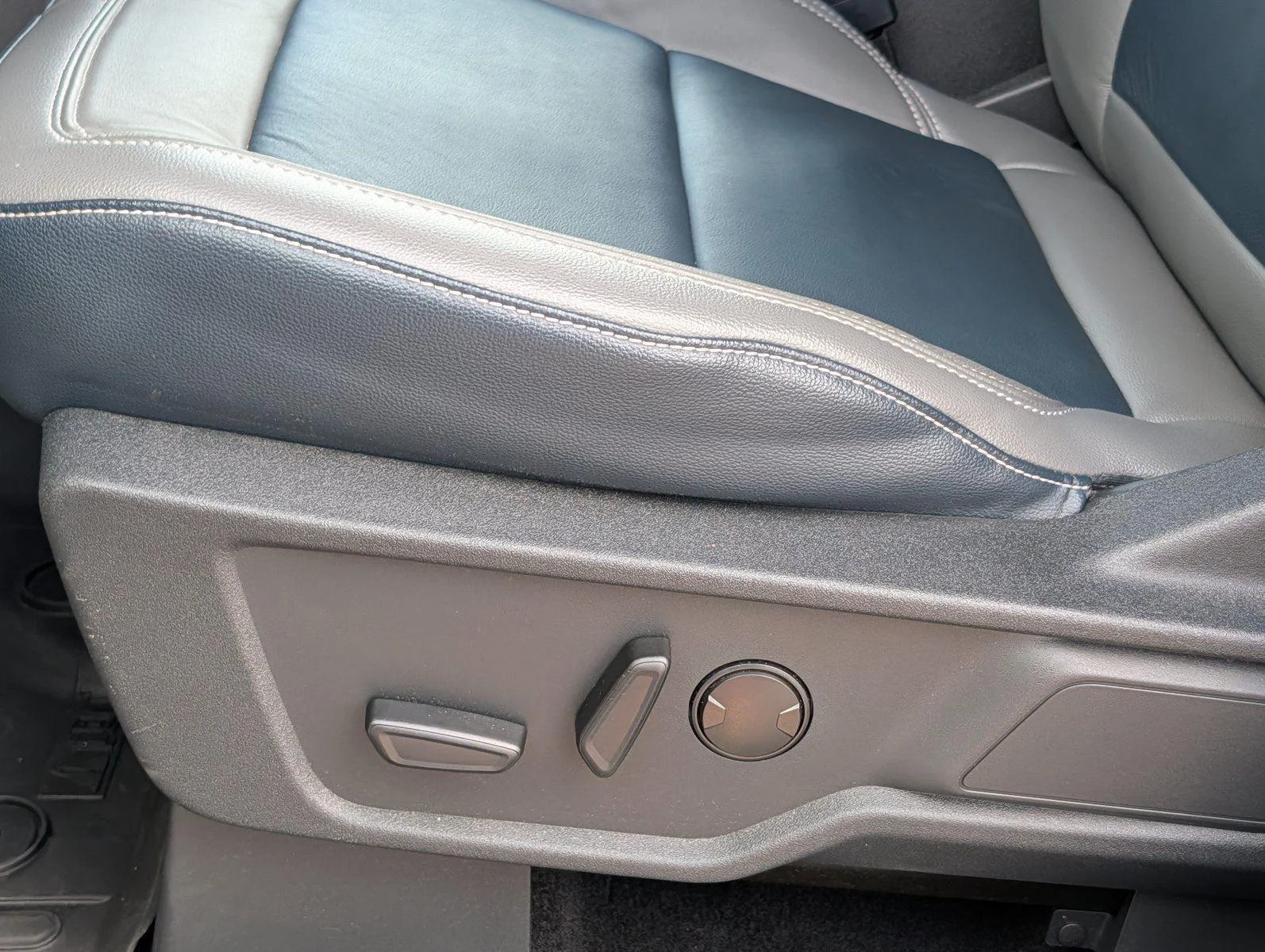 Used 2022 Carbonized Gray Ford Outer Banks image 8