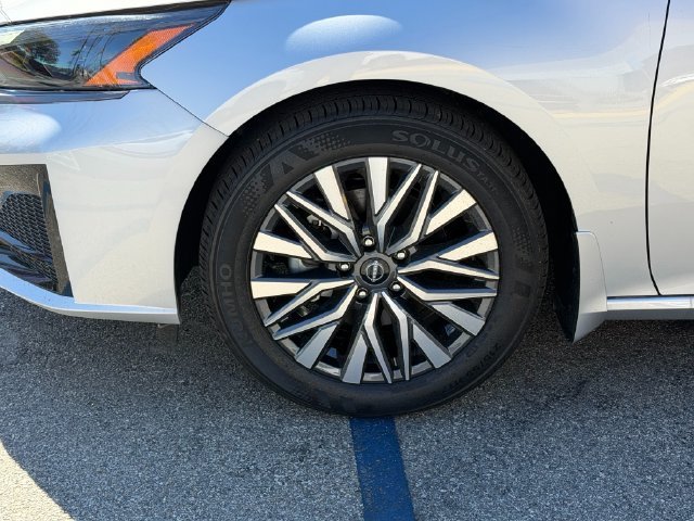 New 2026 Brilliant Silver Metallic Nissan SV image 11