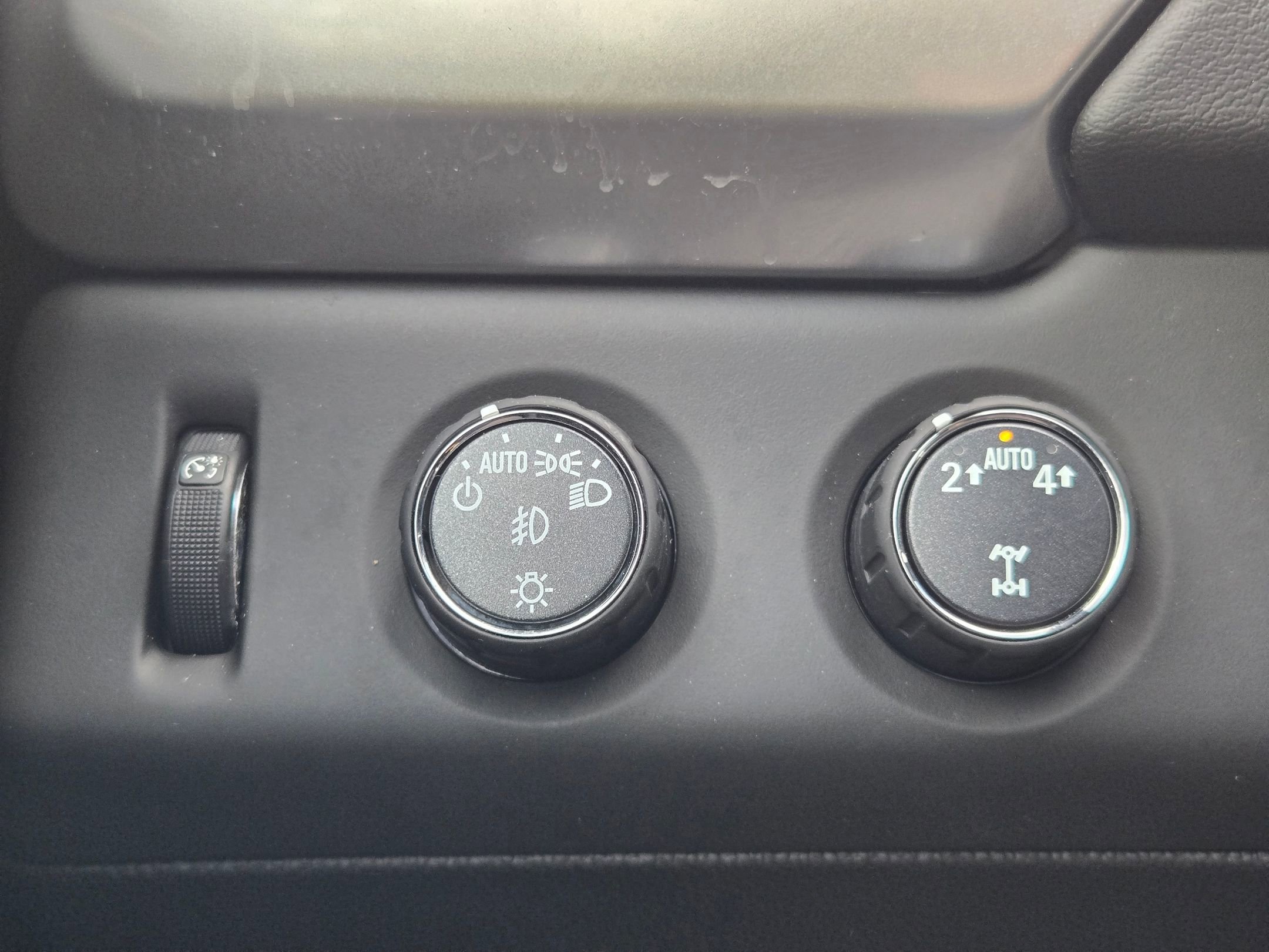 Used 2019 Black Chevrolet Premier image 26